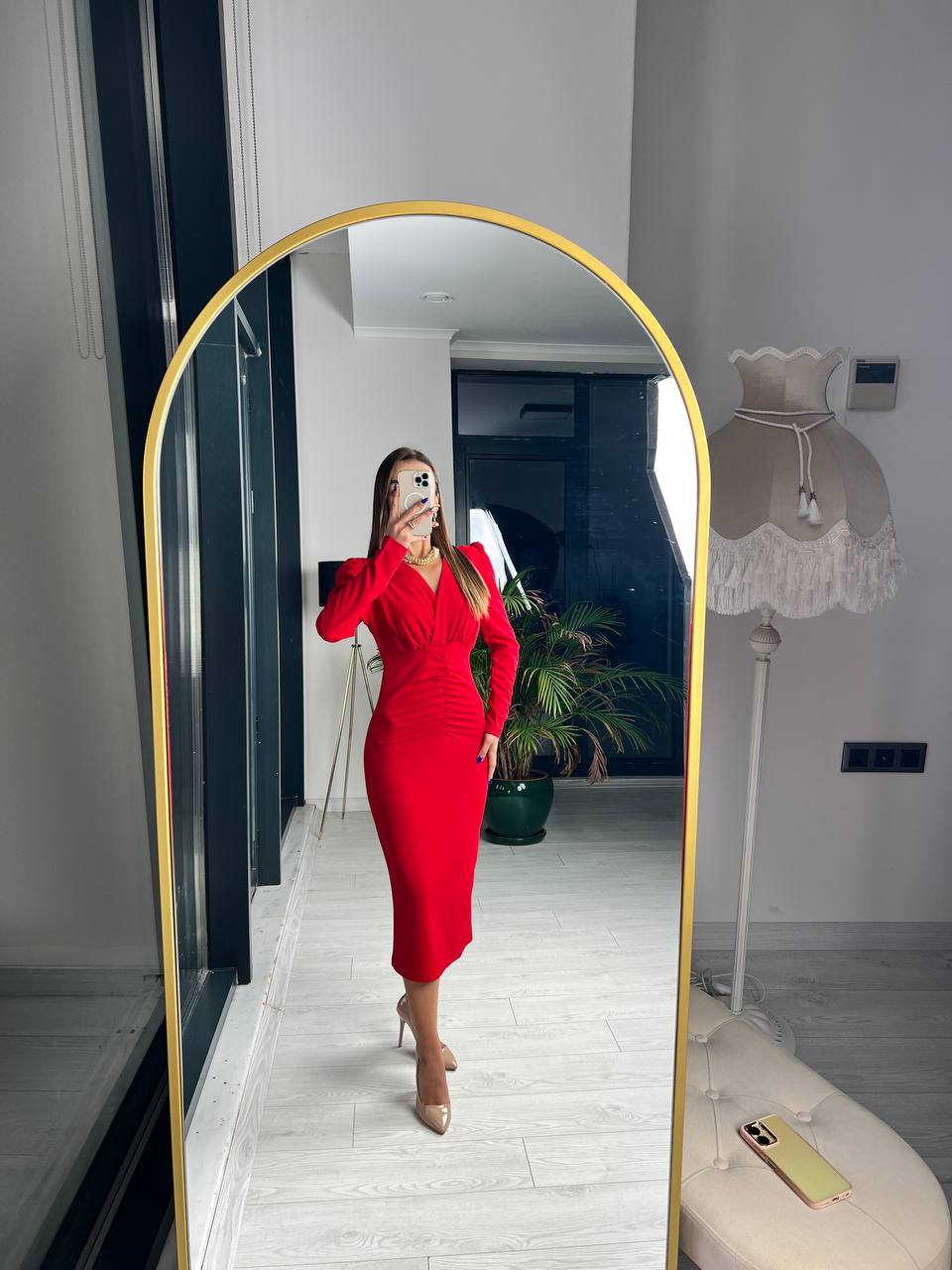 Kırmızı%20Sırt%20Detaylı%20Likralı%20Krep%20Kumaş%20Elbise