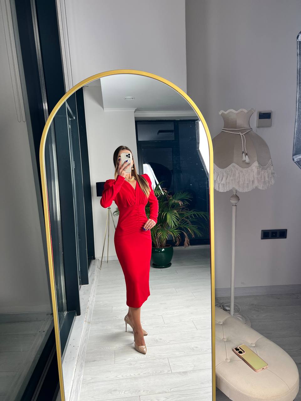 Kırmızı%20Sırt%20Detaylı%20Likralı%20Krep%20Kumaş%20Elbise