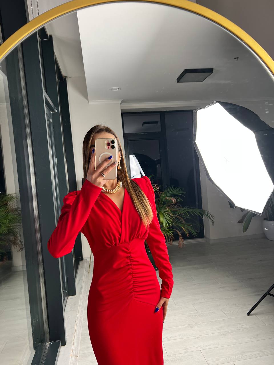 Kırmızı%20Sırt%20Detaylı%20Likralı%20Krep%20Kumaş%20Elbise