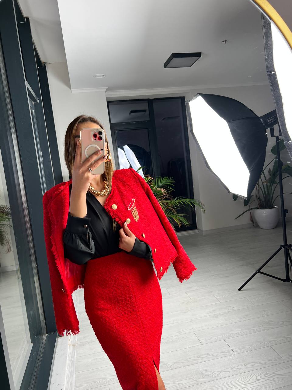 Kırmızı Broş Detaylı Premium Etek Ceket Tuvid Takım