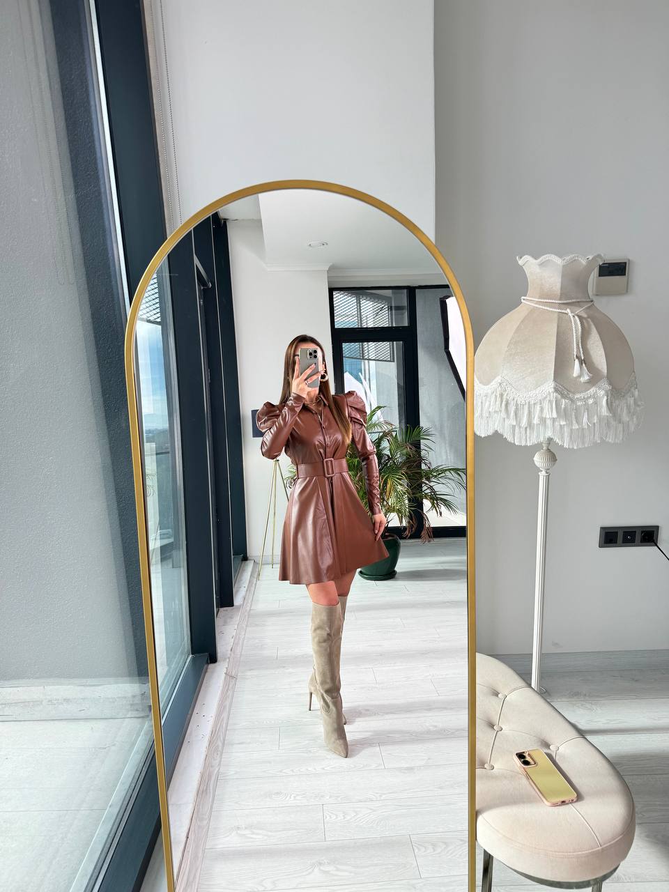 Taba%20Kahverengi%20Kemerli%20Zara%20Model%20Mini%20Deri%20Elbise