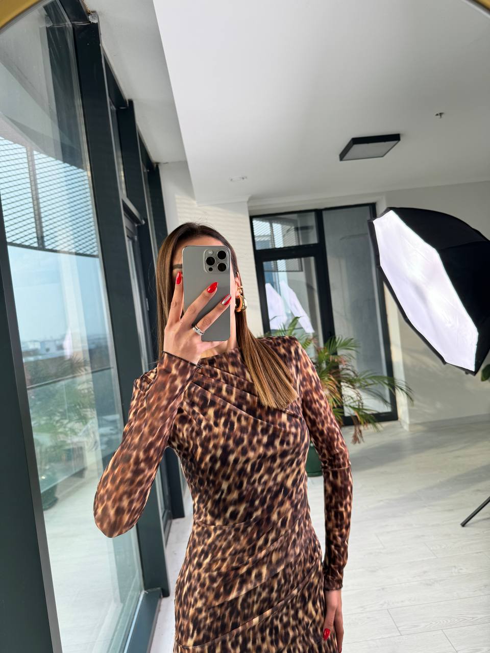 Tasarım%20Premium%20Tül%20Kumaş%20Omuz%20Vatkalı%20Astarlı%20Leopar%20Elbise