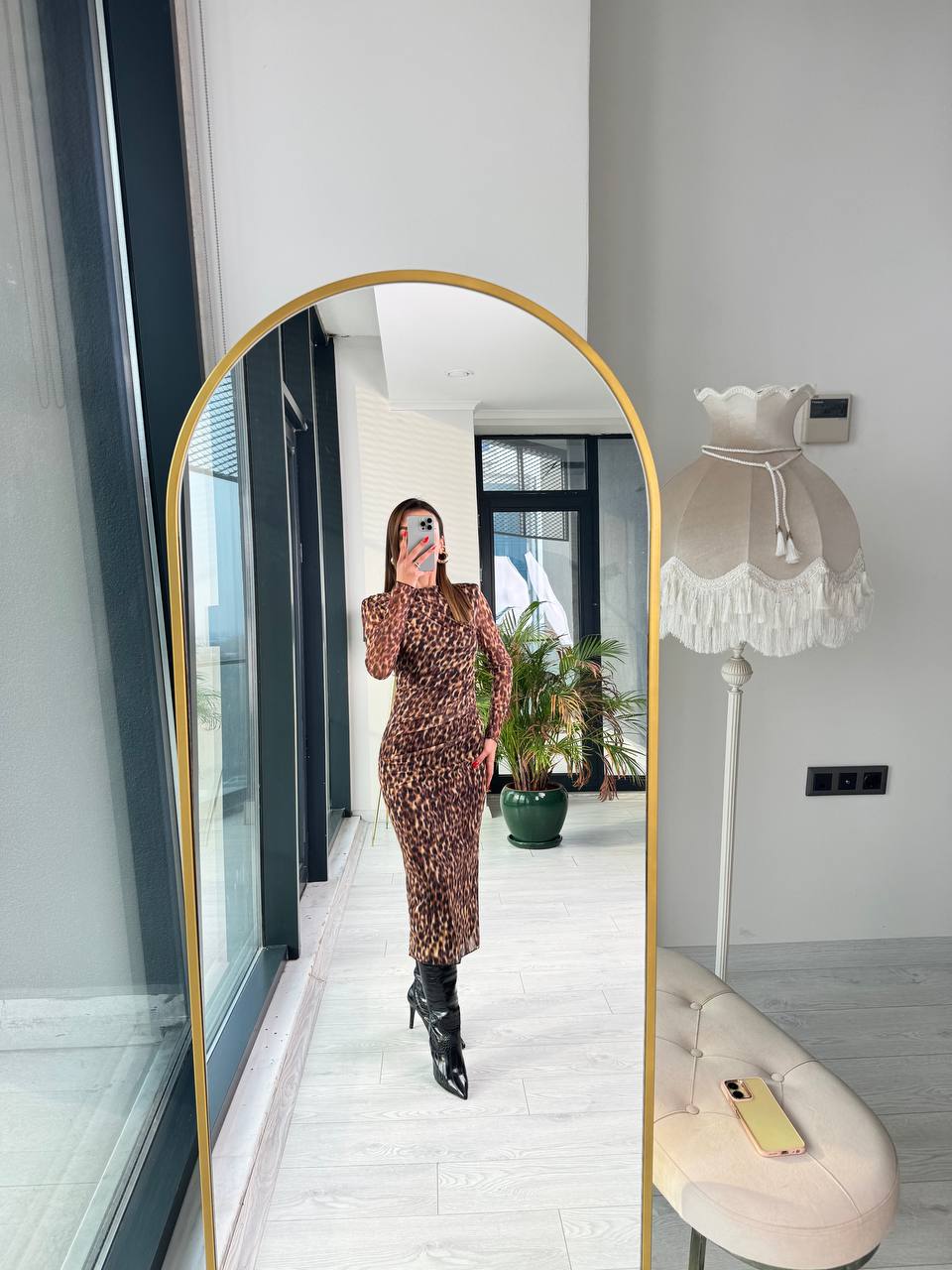 Tasarım%20Premium%20Tül%20Kumaş%20Omuz%20Vatkalı%20Astarlı%20Leopar%20Elbise