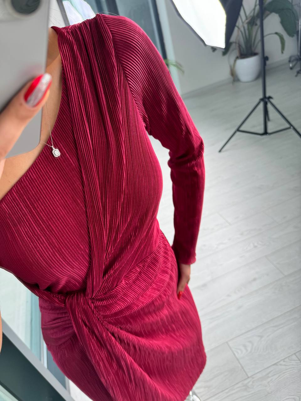 Bordo%20Tasarım%20Astarlı%20Tek%20Kol%20Elbise
