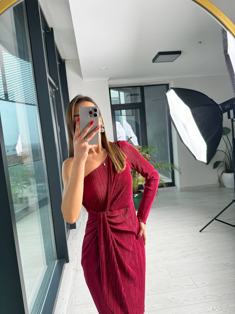 Bordo%20Tasarım%20Astarlı%20Tek%20Kol%20Elbise