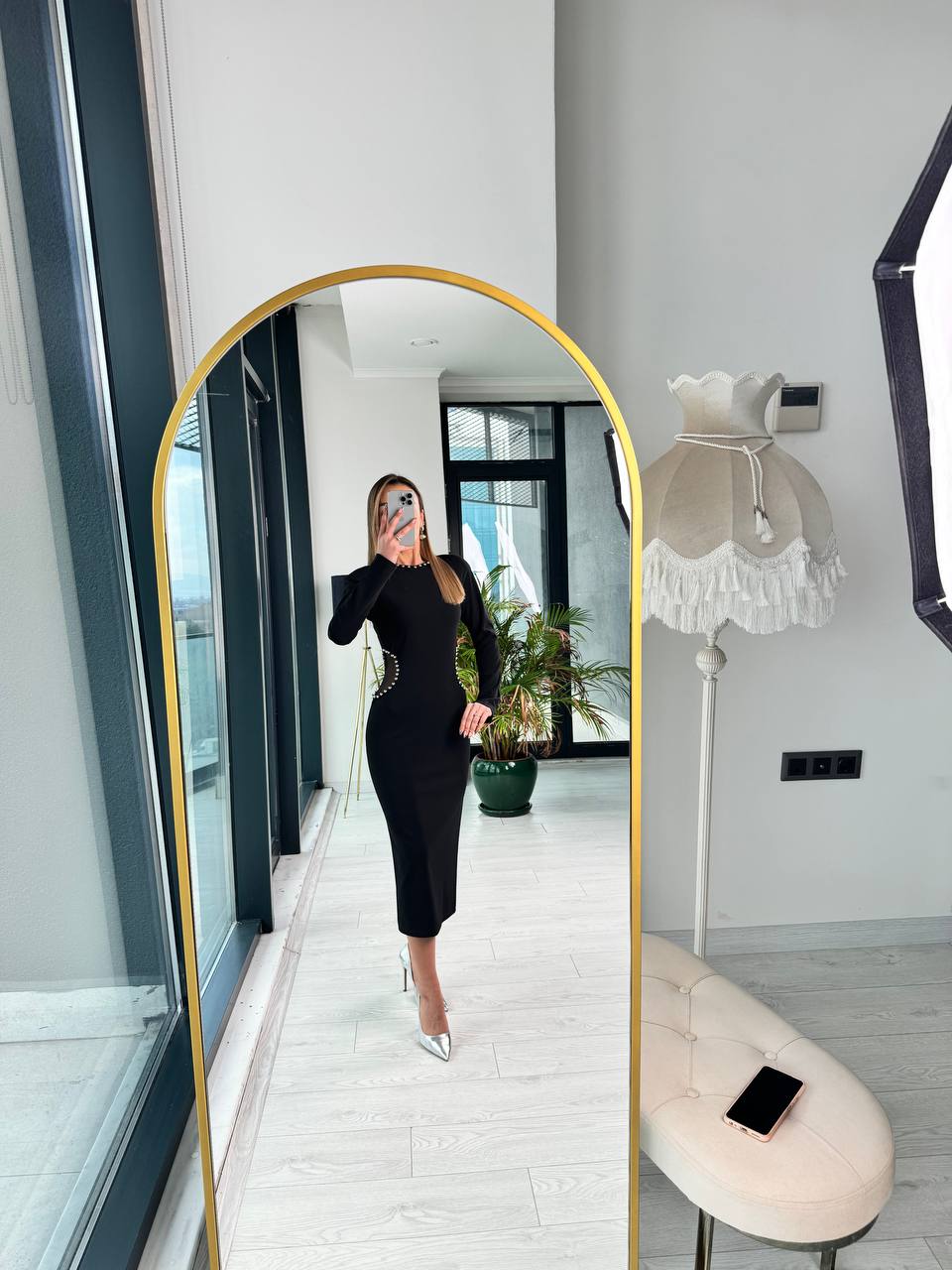 Tasarım%20Metal%20inci%20Ve%20Bel%20Detaylı%20Tok%20Krep%20Kumaş%20Kalem%20Elbise