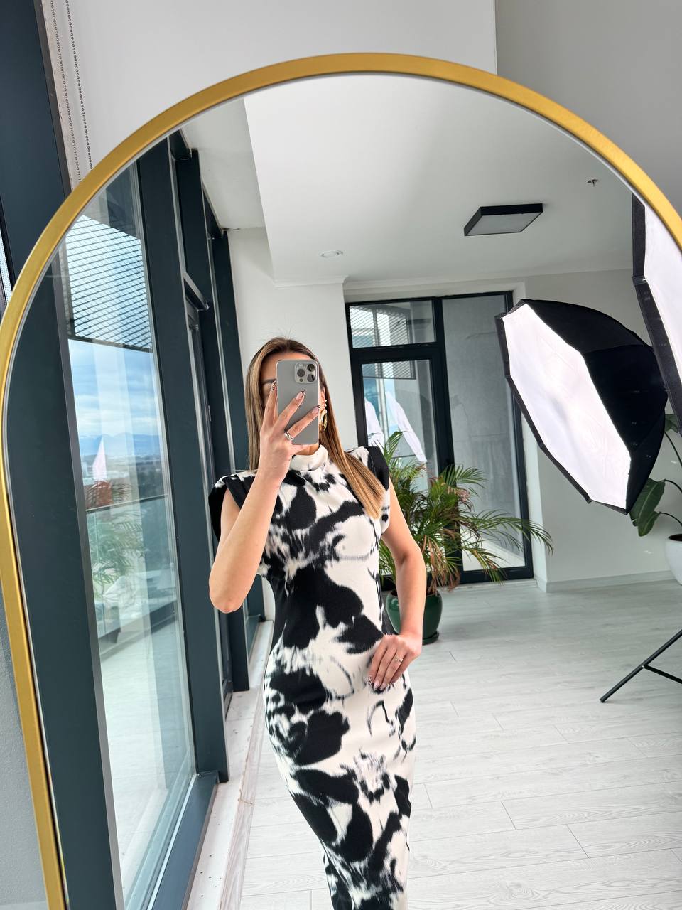 Siyah%20Beyaz%20Desenli%20Vatkalı%20Zara%20Model%20Krep%20Elbise