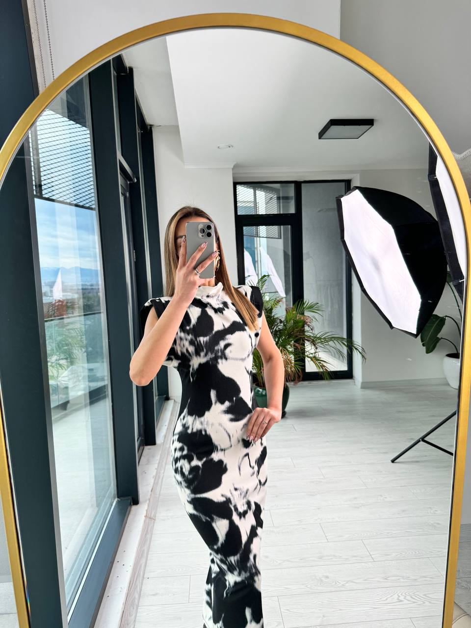 Siyah%20Beyaz%20Desenli%20Vatkalı%20Zara%20Model%20Krep%20Elbise