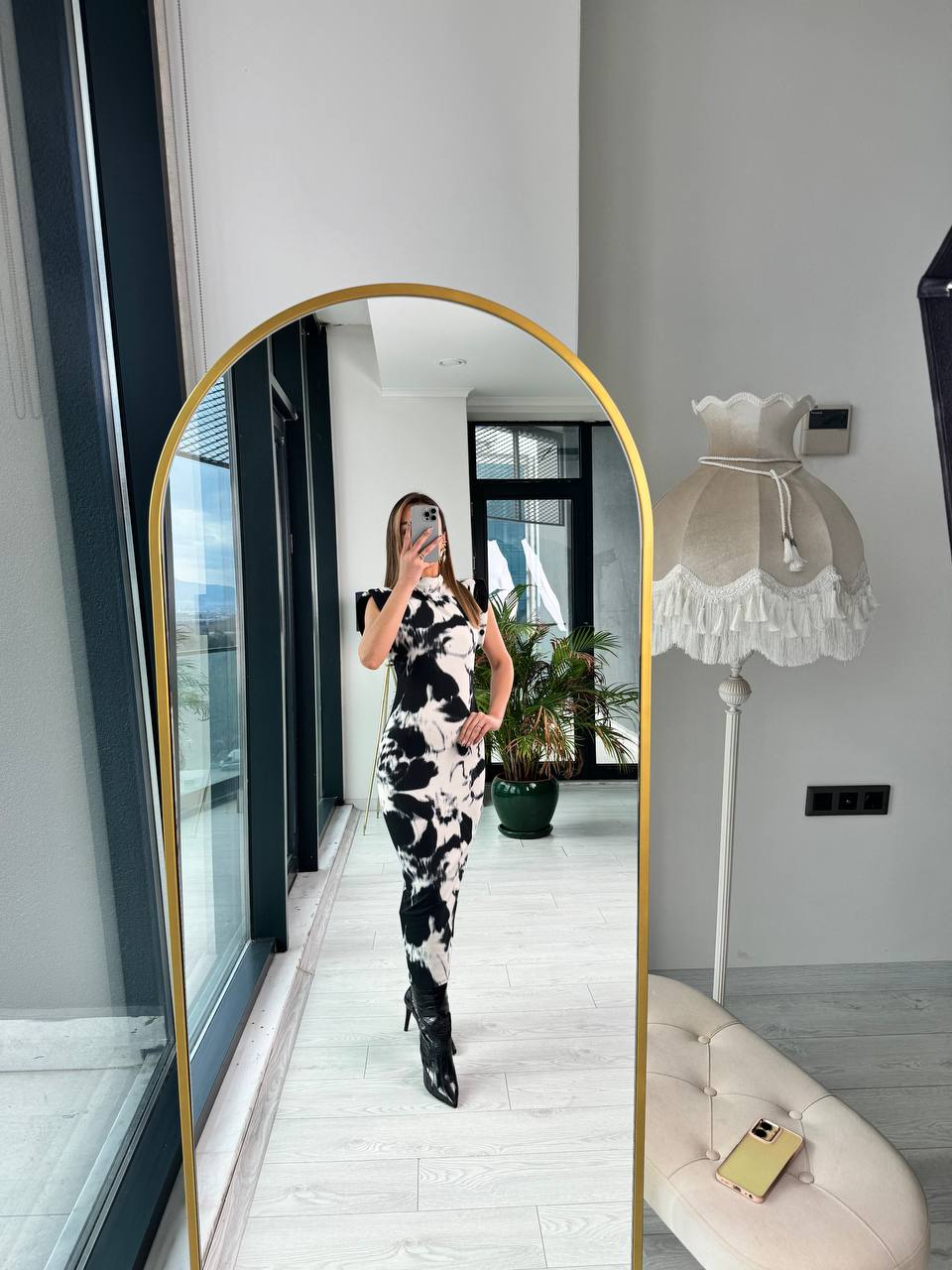 Siyah%20Beyaz%20Desenli%20Vatkalı%20Zara%20Model%20Krep%20Elbise