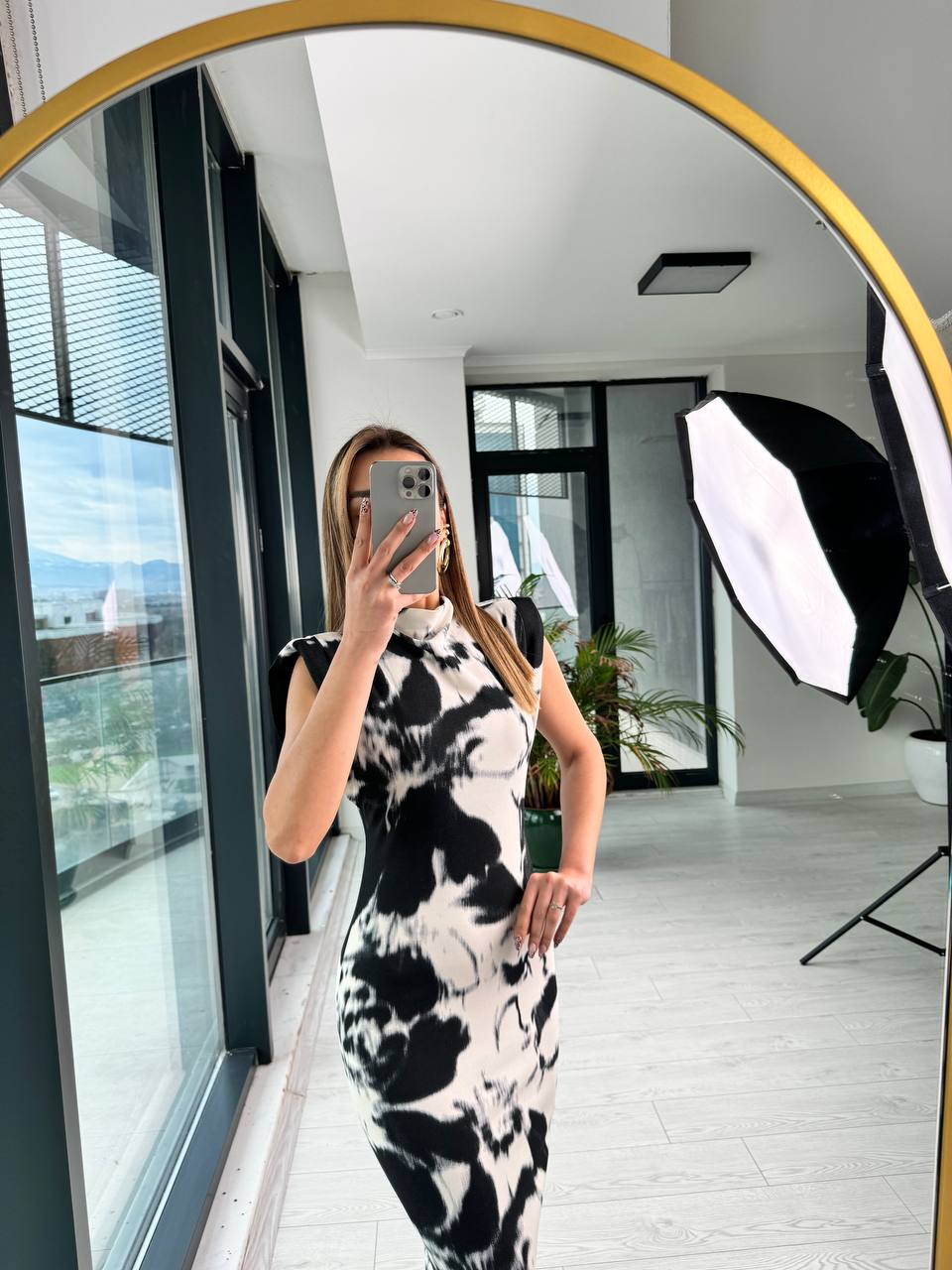 Siyah%20Beyaz%20Desenli%20Vatkalı%20Zara%20Model%20Krep%20Elbise