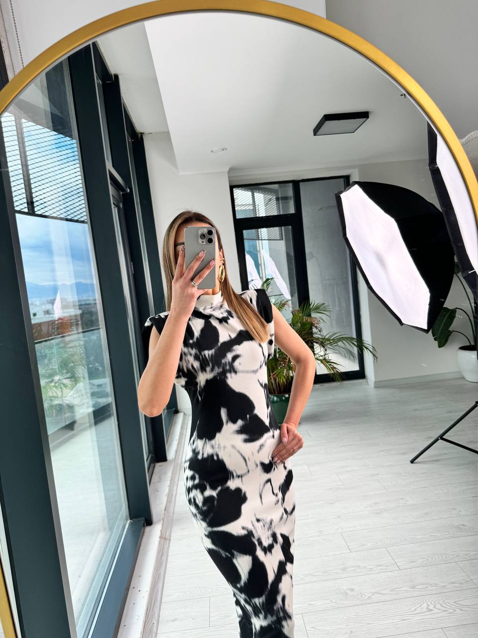 Siyah%20Beyaz%20Desenli%20Vatkalı%20Zara%20Model%20Krep%20Elbise