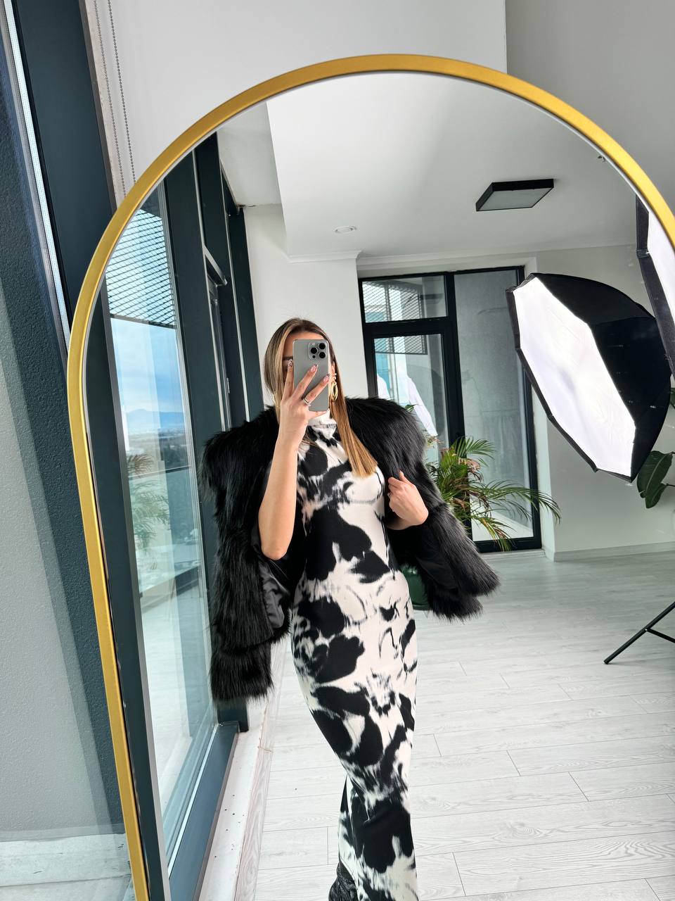 Siyah%20Beyaz%20Desenli%20Vatkalı%20Zara%20Model%20Krep%20Elbise