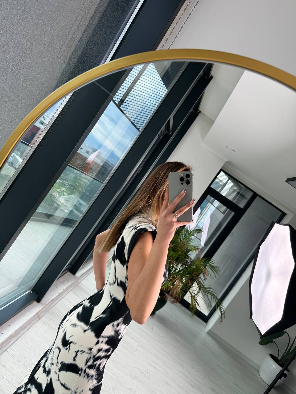 Siyah%20Beyaz%20Desenli%20Vatkalı%20Zara%20Model%20Krep%20Elbise