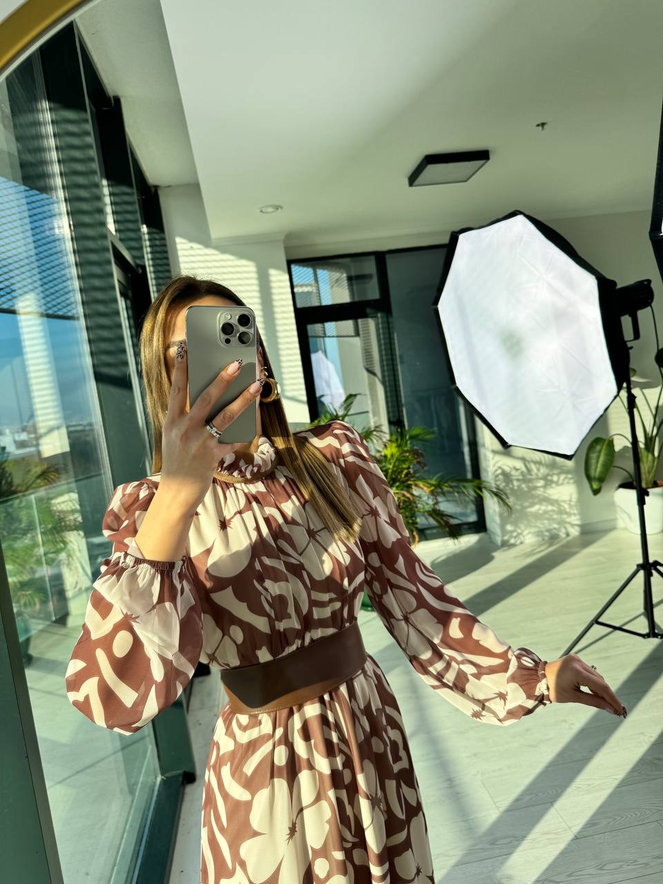 Kahverengi%20Desenli%20Deri%20Kemer%20Detaylı%20Astarlı%20Maxi%20şifon%20Elbise