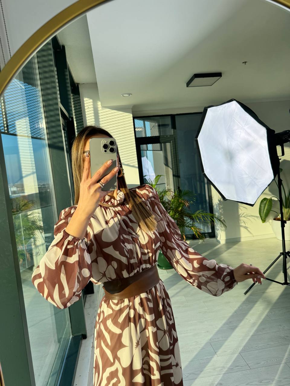 Kahverengi%20Desenli%20Deri%20Kemer%20Detaylı%20Astarlı%20Maxi%20şifon%20Elbise