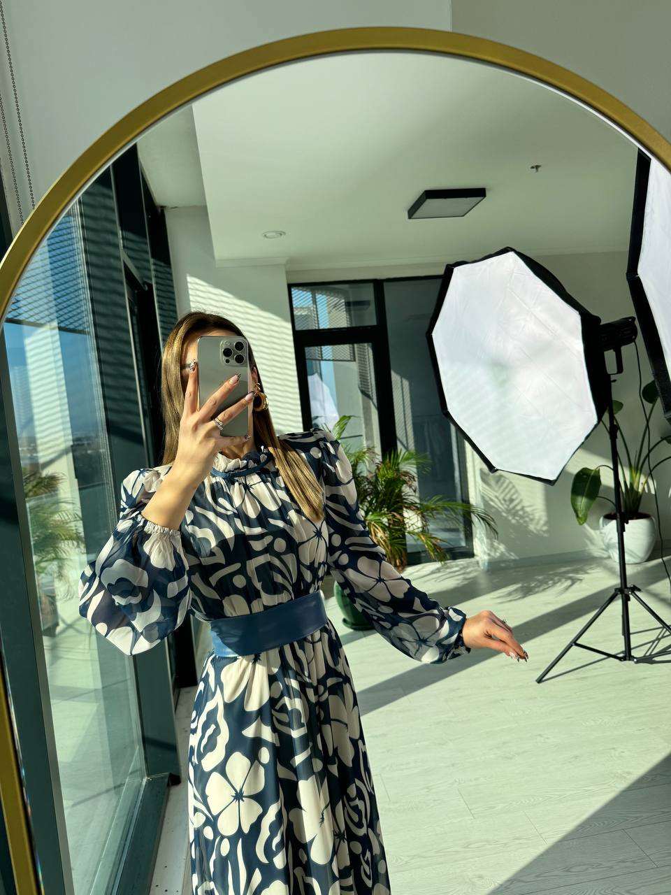 İndigo%20Desenli%20Deri%20Kemer%20Detaylı%20Astarlı%20Maxi%20şifon%20Elbise