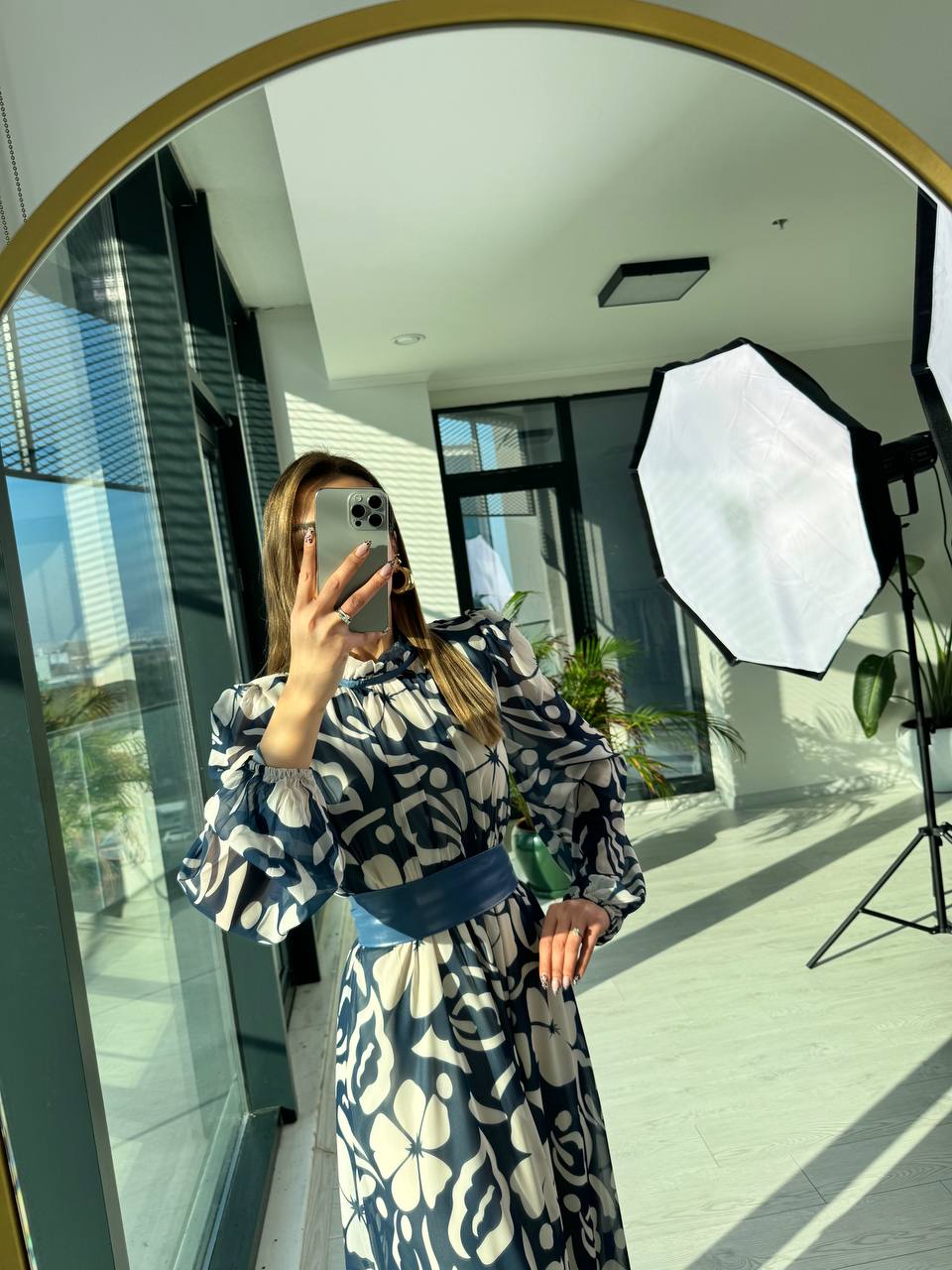 İndigo%20Desenli%20Deri%20Kemer%20Detaylı%20Astarlı%20Maxi%20şifon%20Elbise