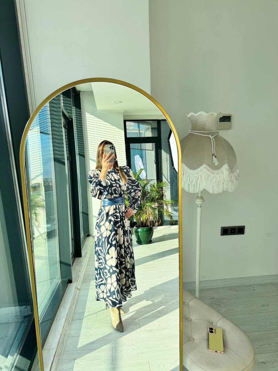 İndigo%20Desenli%20Deri%20Kemer%20Detaylı%20Astarlı%20Maxi%20şifon%20Elbise