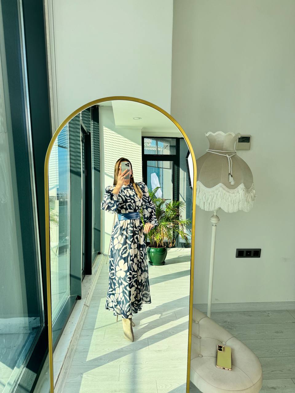 İndigo%20Desenli%20Deri%20Kemer%20Detaylı%20Astarlı%20Maxi%20şifon%20Elbise