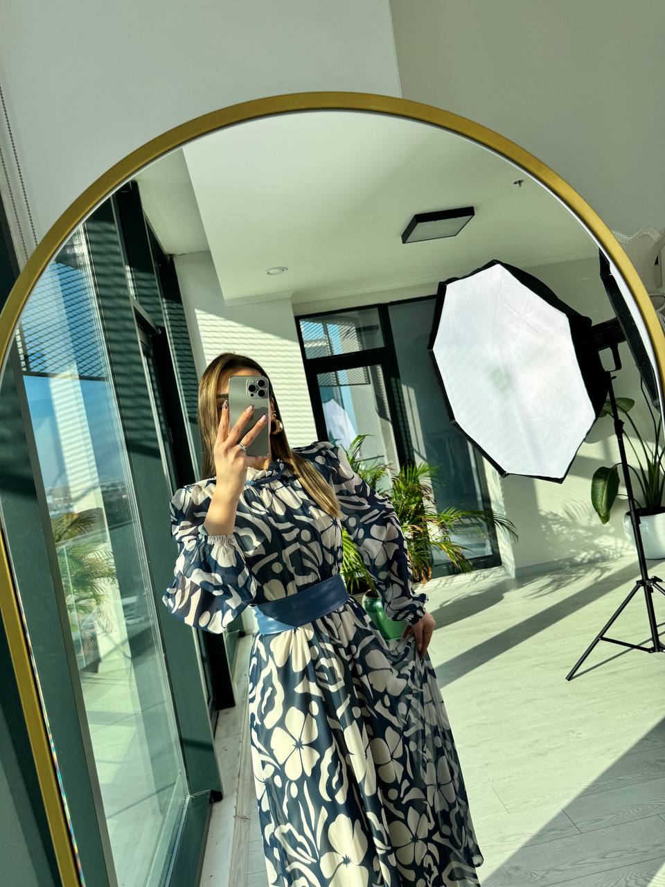 İndigo%20Desenli%20Deri%20Kemer%20Detaylı%20Astarlı%20Maxi%20şifon%20Elbise