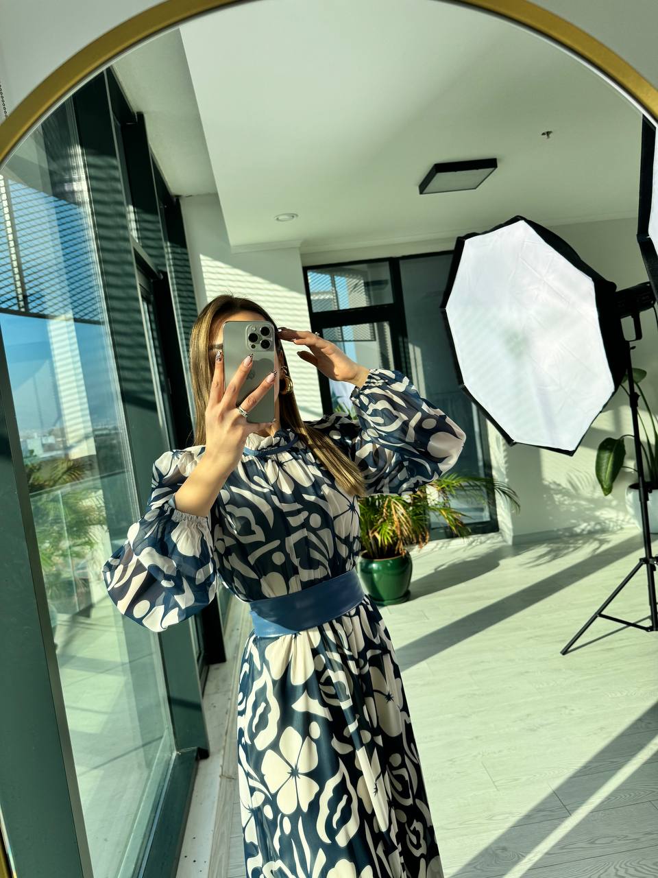 İndigo%20Desenli%20Deri%20Kemer%20Detaylı%20Astarlı%20Maxi%20şifon%20Elbise