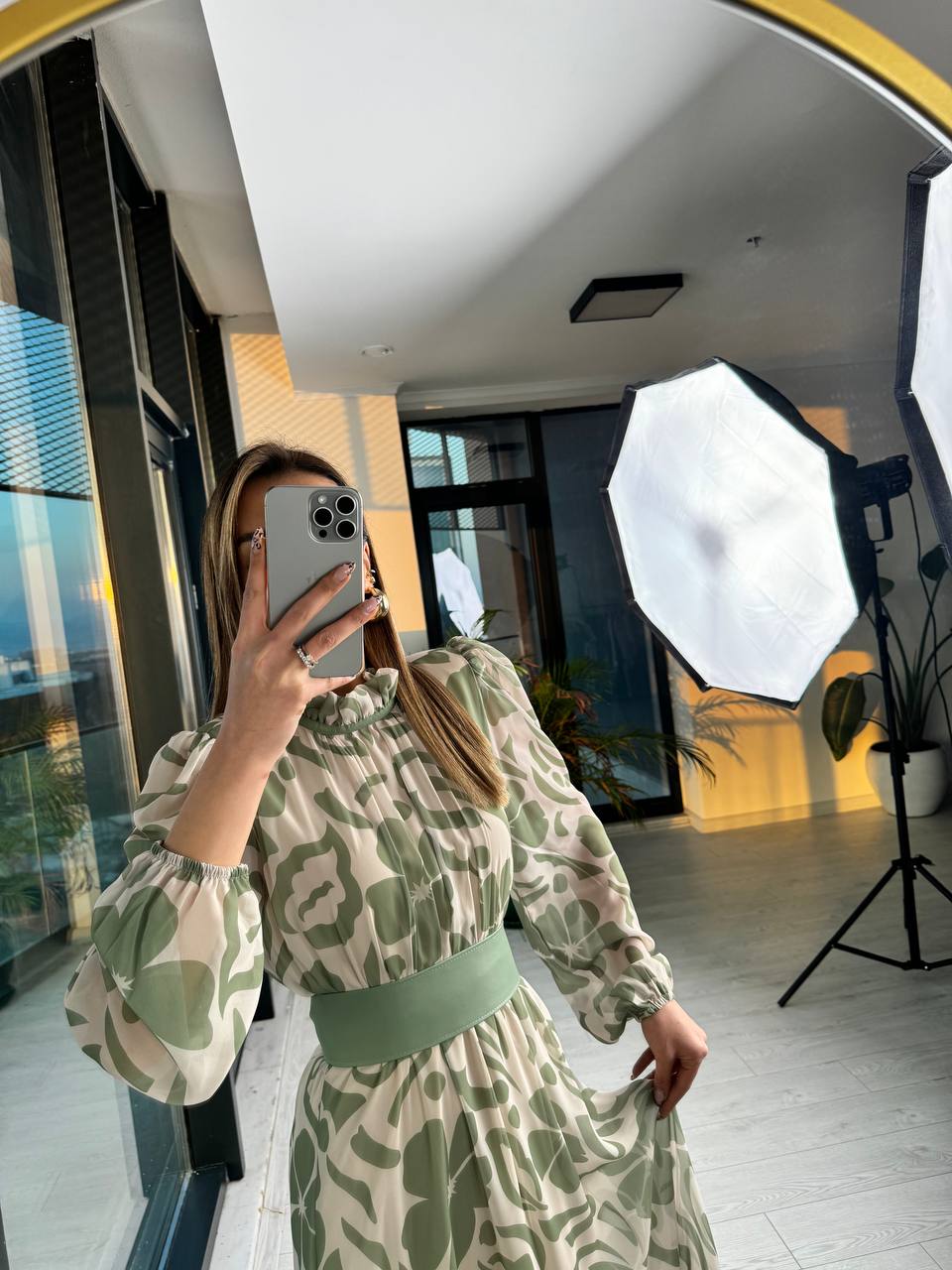 Soft%20Yeşil%20Desenli%20Deri%20Kemer%20Detaylı%20Astarlı%20Maxi%20şifon%20Elbise