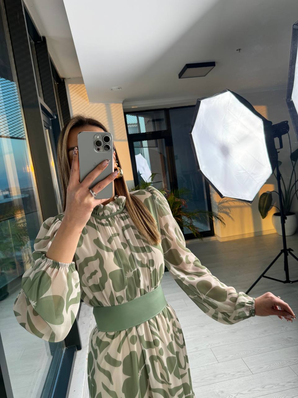 Soft%20Yeşil%20Desenli%20Deri%20Kemer%20Detaylı%20Astarlı%20Maxi%20şifon%20Elbise