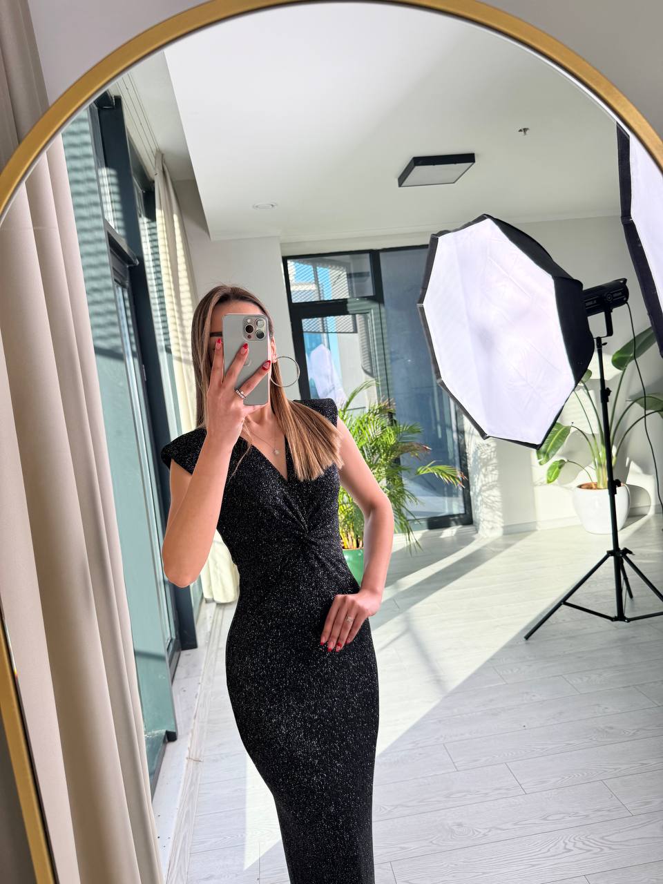 Siyah%20Simli%20Likralı%20Kumaş%20Bel%20Detaylı%20Kalem%20Elbise