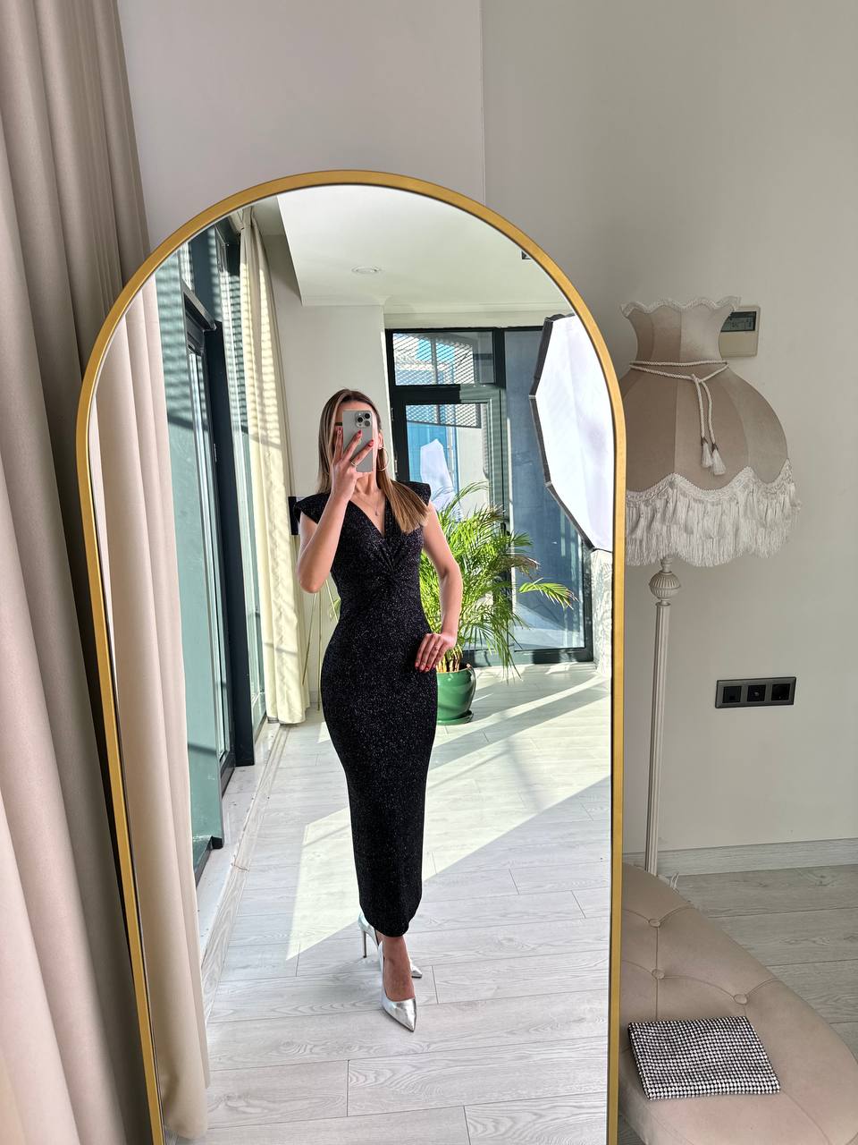 Siyah%20Simli%20Likralı%20Kumaş%20Bel%20Detaylı%20Kalem%20Elbise
