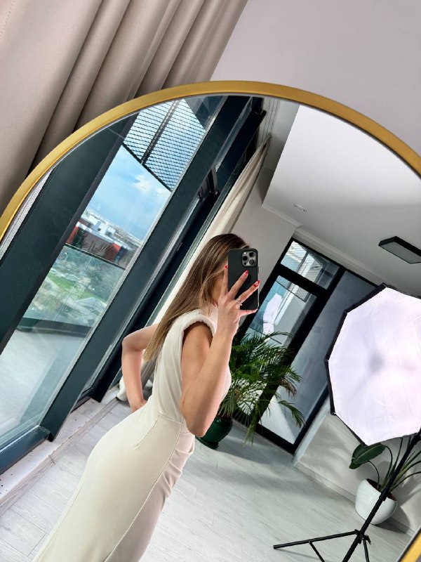 Bej%20Tasarım%20Broş%20Detaylı%20Drapeli%20Krep%20Elbise