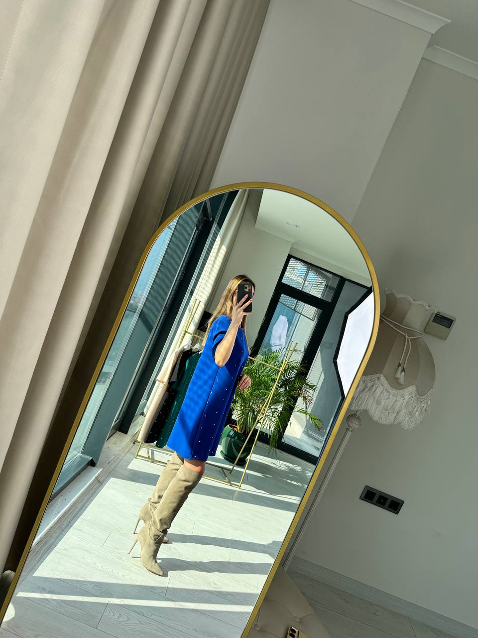 Saks%20Vatkalı%20Önü%20Taşlı%20Krep%20Elbise