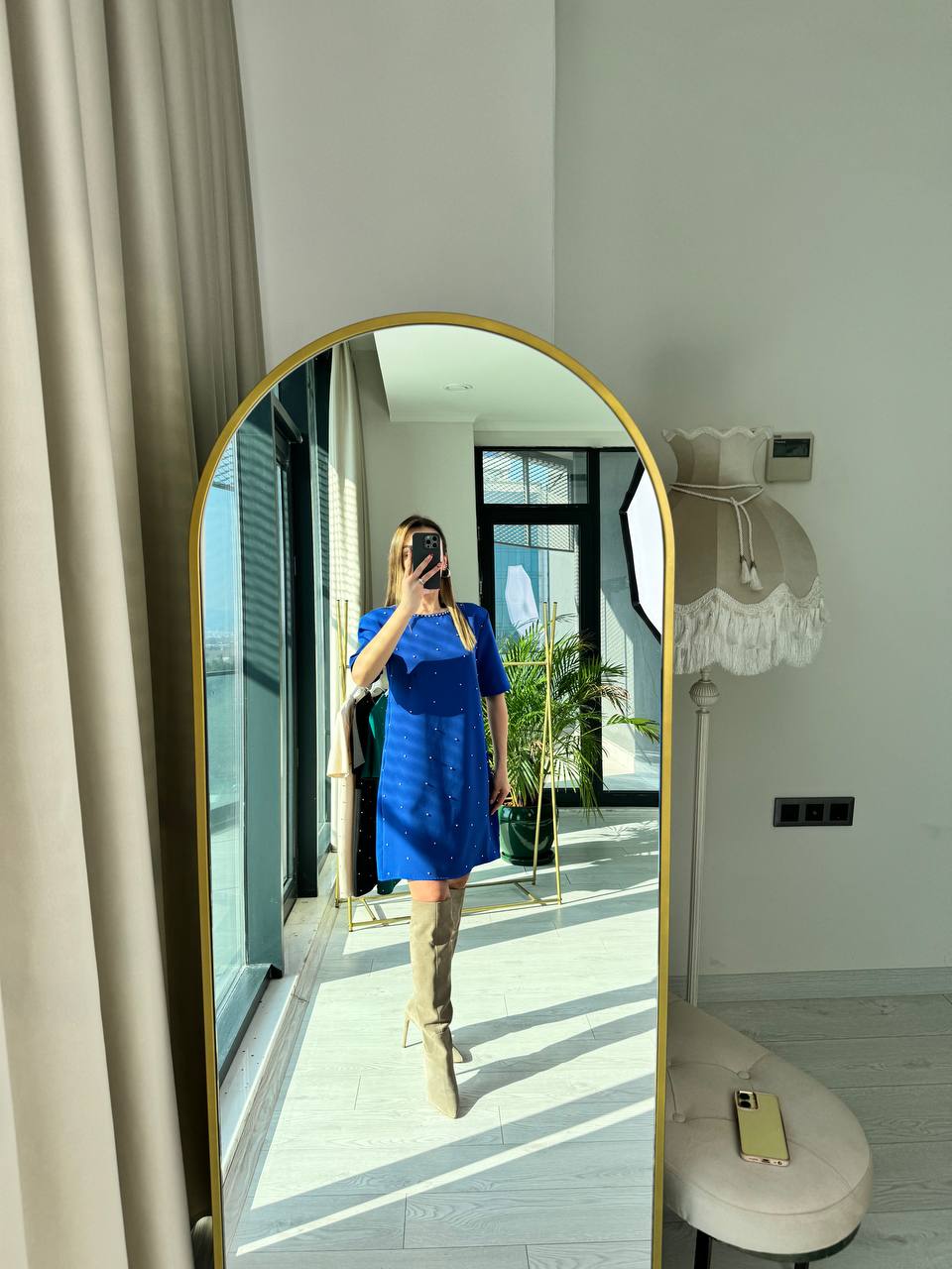 Saks%20Vatkalı%20Önü%20Taşlı%20Krep%20Elbise