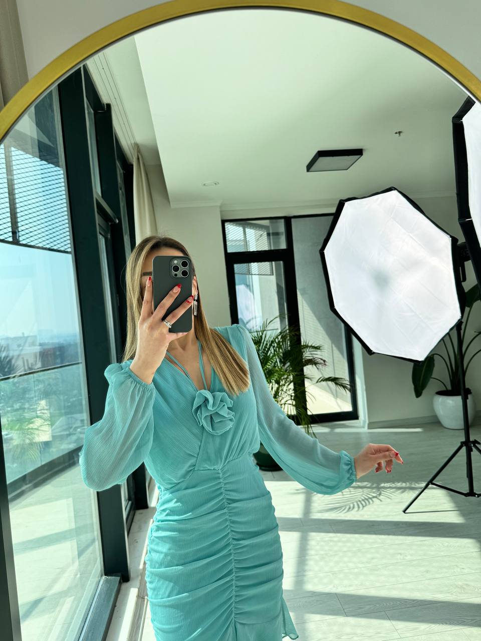 Mavi%20Drapeli%20Gül%20Detaylı%20Astarlı%20Şifon%20Elbise
