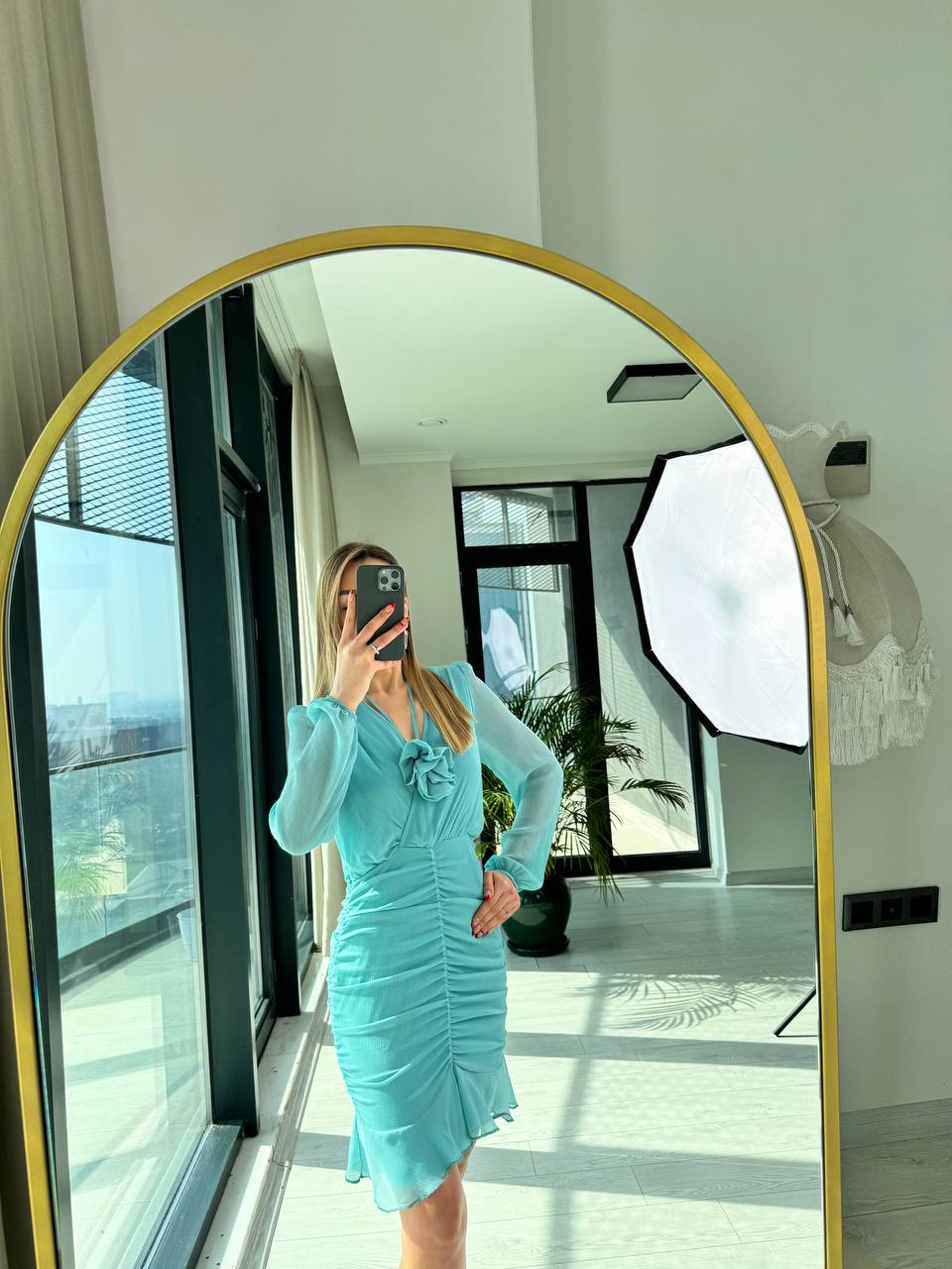 Mavi%20Drapeli%20Gül%20Detaylı%20Astarlı%20Şifon%20Elbise