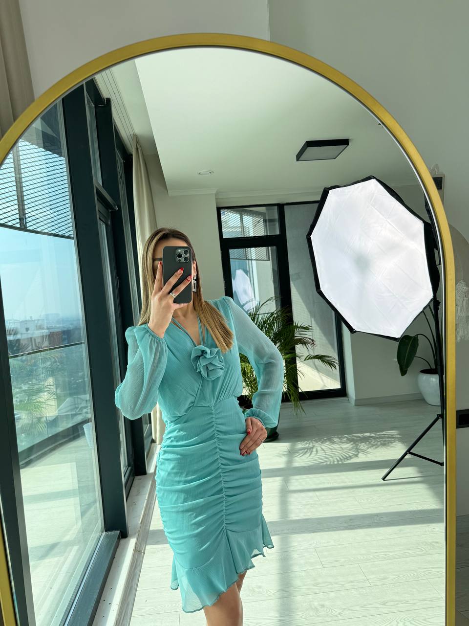 Mavi%20Drapeli%20Gül%20Detaylı%20Astarlı%20Şifon%20Elbise