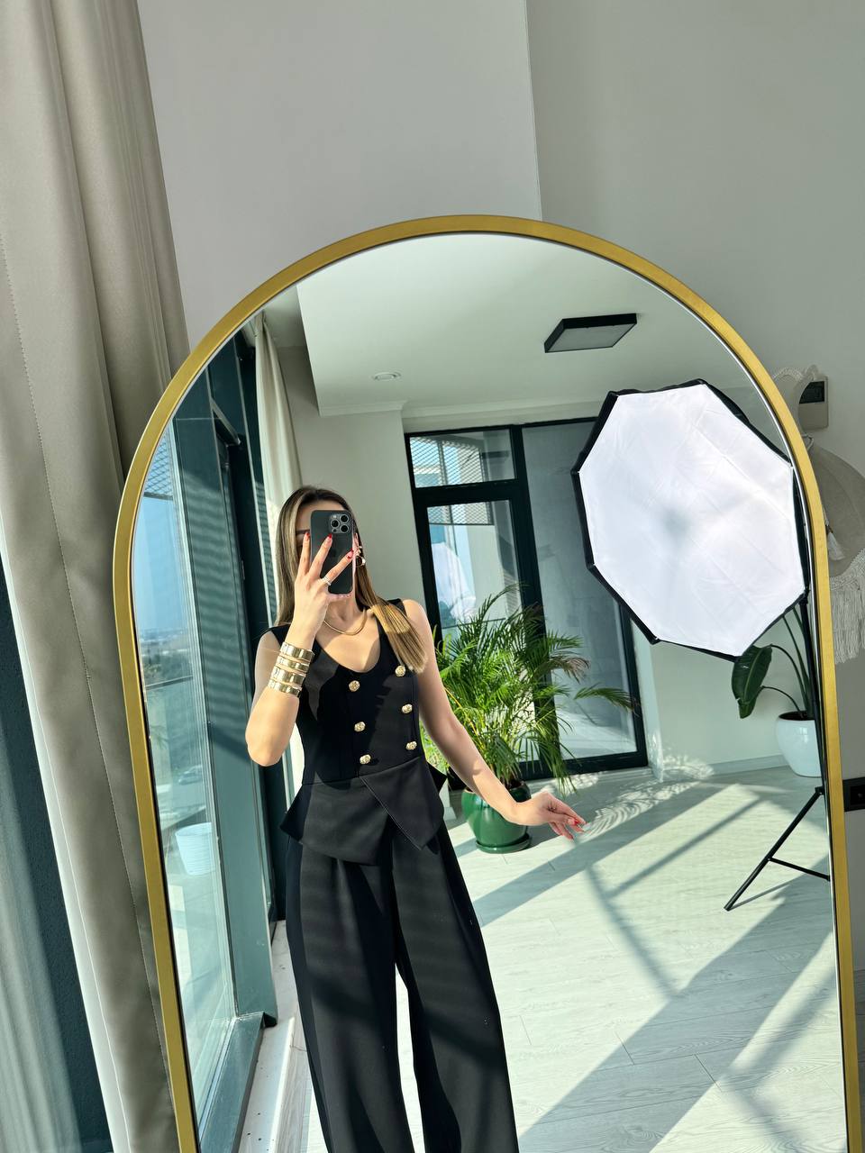 Siyah%20Gold%20Düğmeli%20Tasarım%20Atlas%20Kumaş%20Tulum