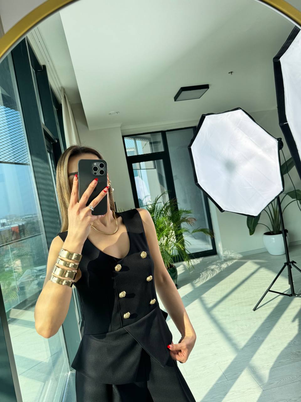 Siyah%20Gold%20Düğmeli%20Tasarım%20Atlas%20Kumaş%20Tulum