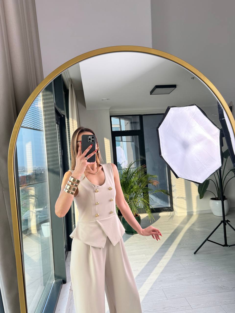 Bej%20Gold%20Düğmeli%20Tasarım%20Atlas%20Kumaş%20Tulum