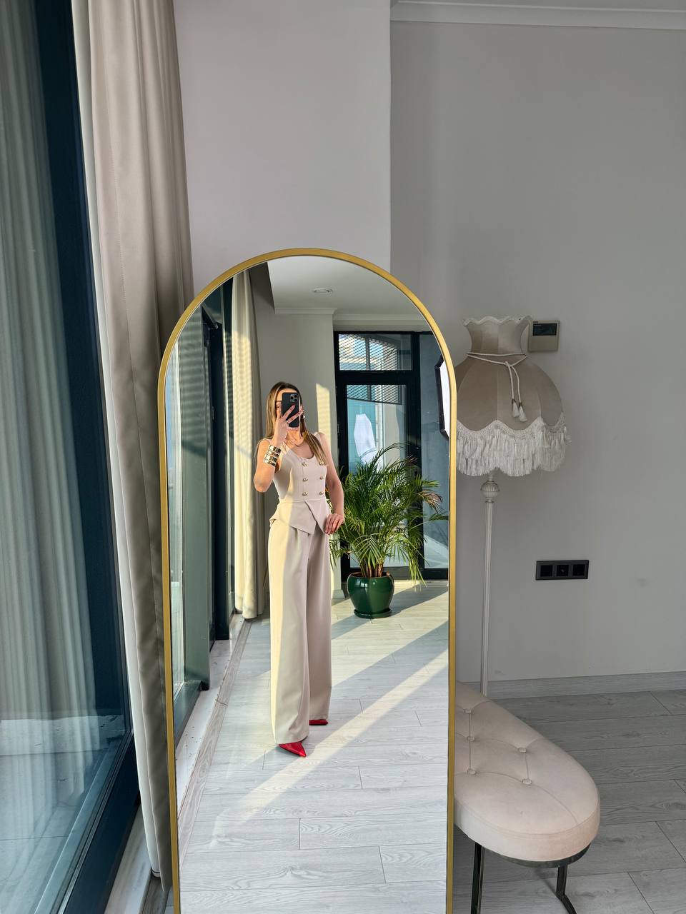 Bej%20Gold%20Düğmeli%20Tasarım%20Atlas%20Kumaş%20Tulum