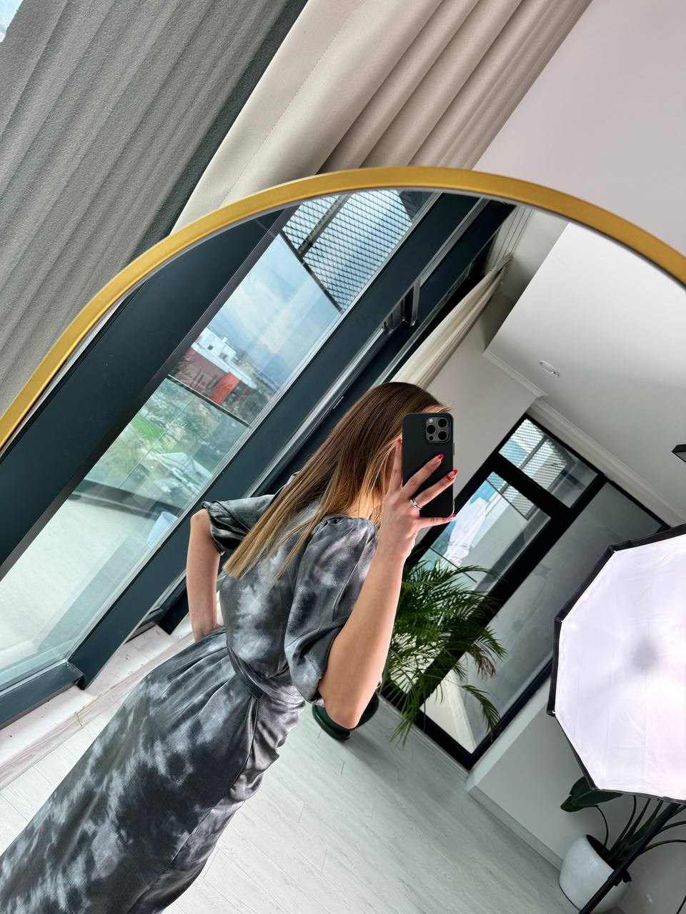 Gri%20Drapeli%20Tasarım%20Saten%20Elbise