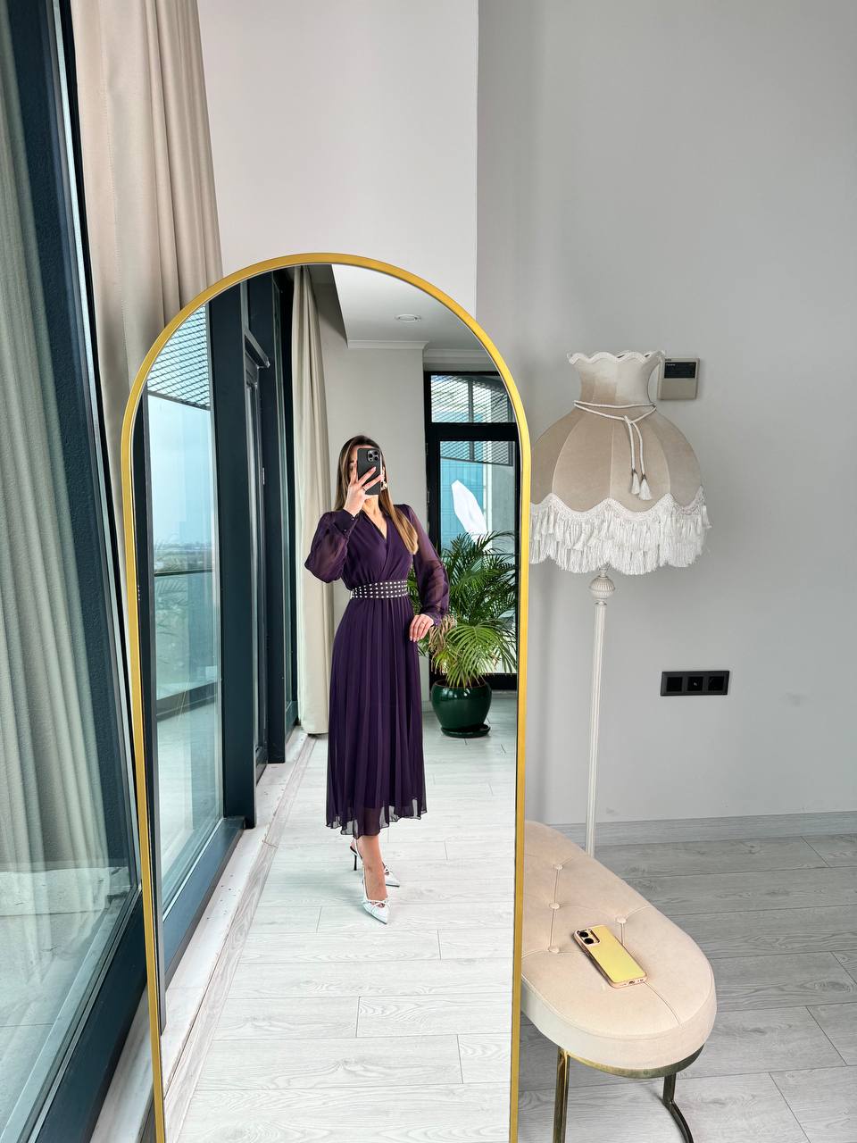 Mor%20Astarlı%20Bel%20Kuşak%20Detaylı%20Piliseli%20Şifon%20Elbise