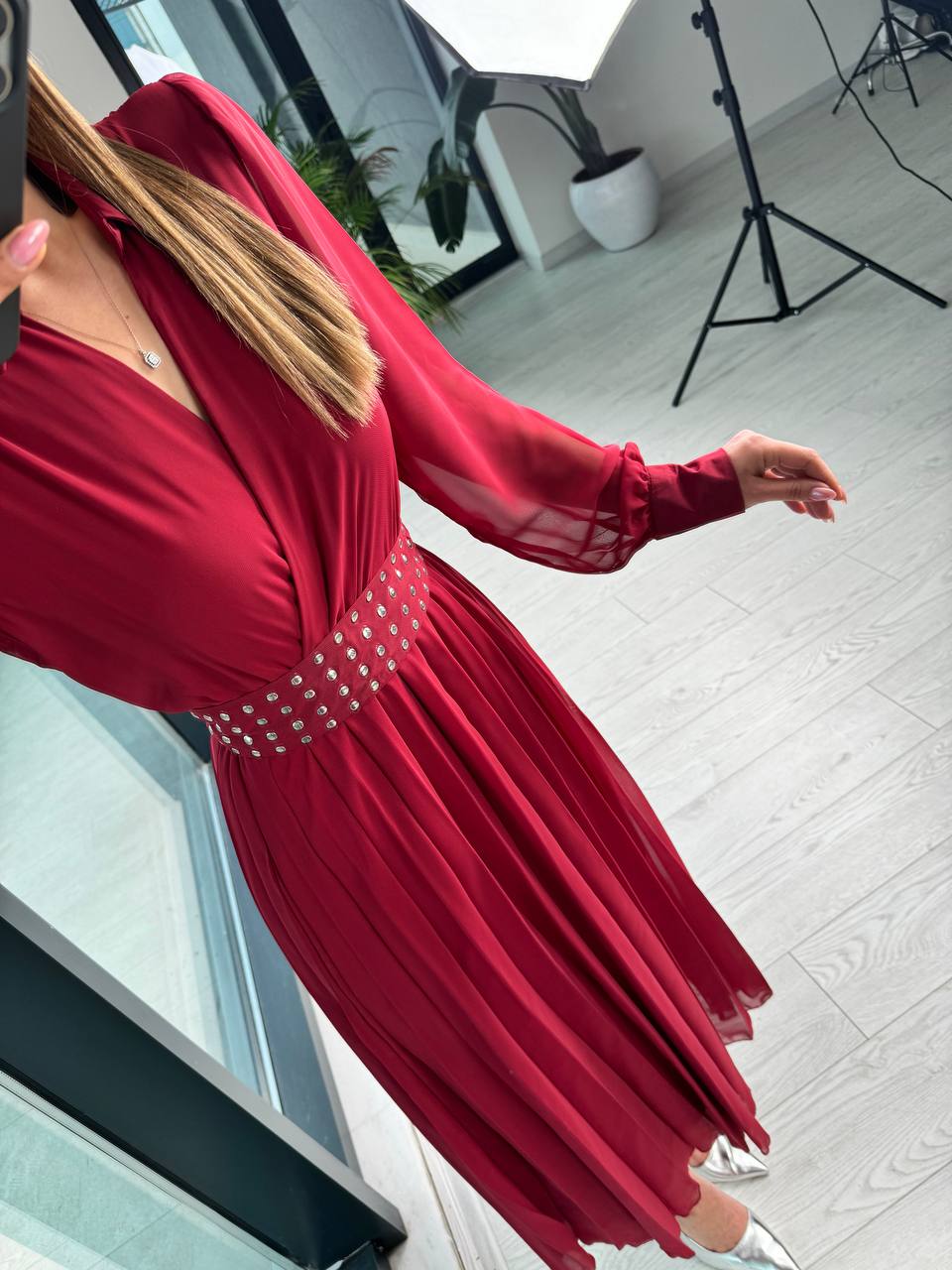 Bordo%20Astarlı%20Bel%20Kuşak%20Detaylı%20Piliseli%20Şifon%20Elbise