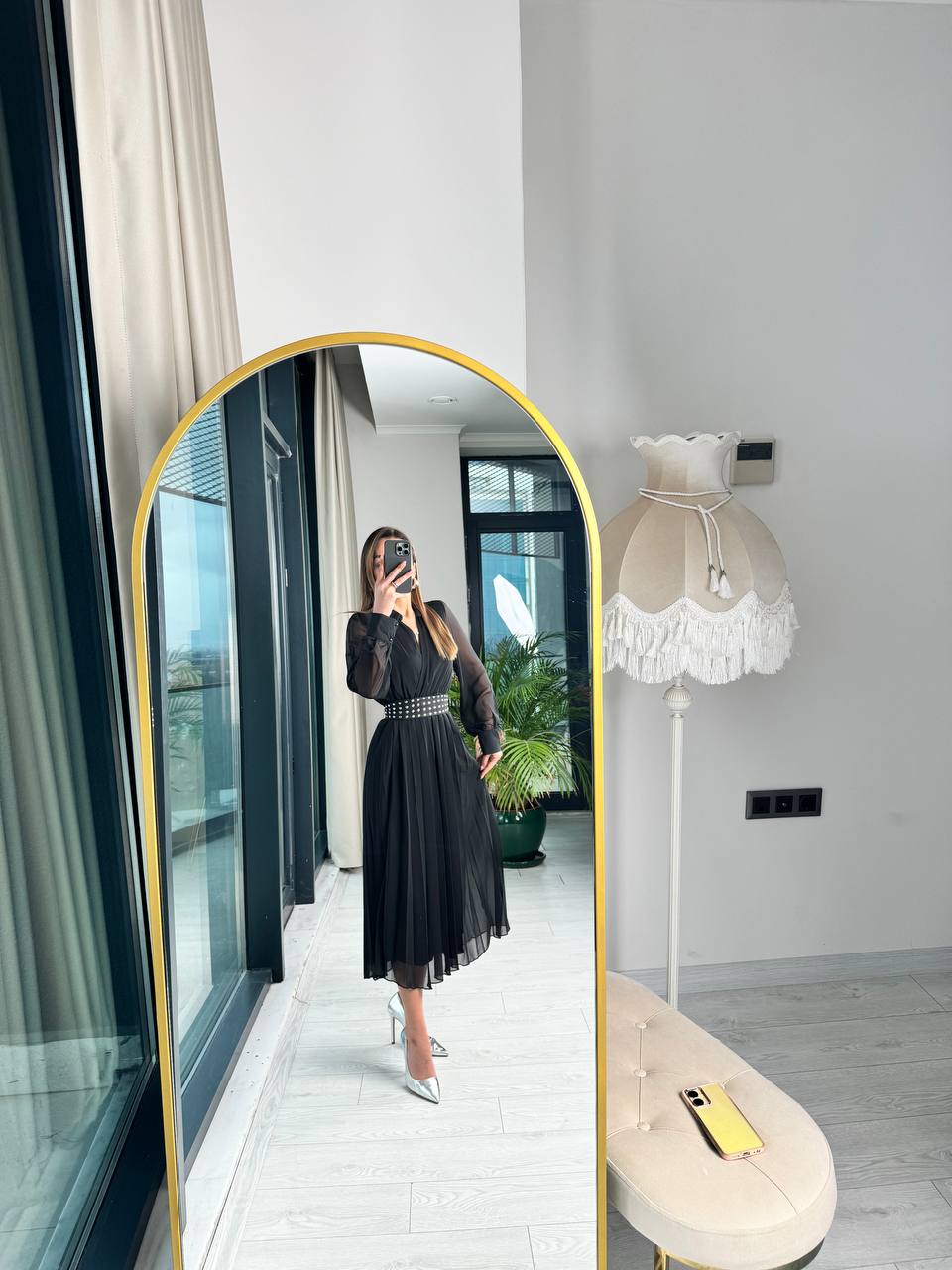 Siyah%20Astarlı%20Bel%20Kuşak%20Detaylı%20Piliseli%20Şifon%20Elbise