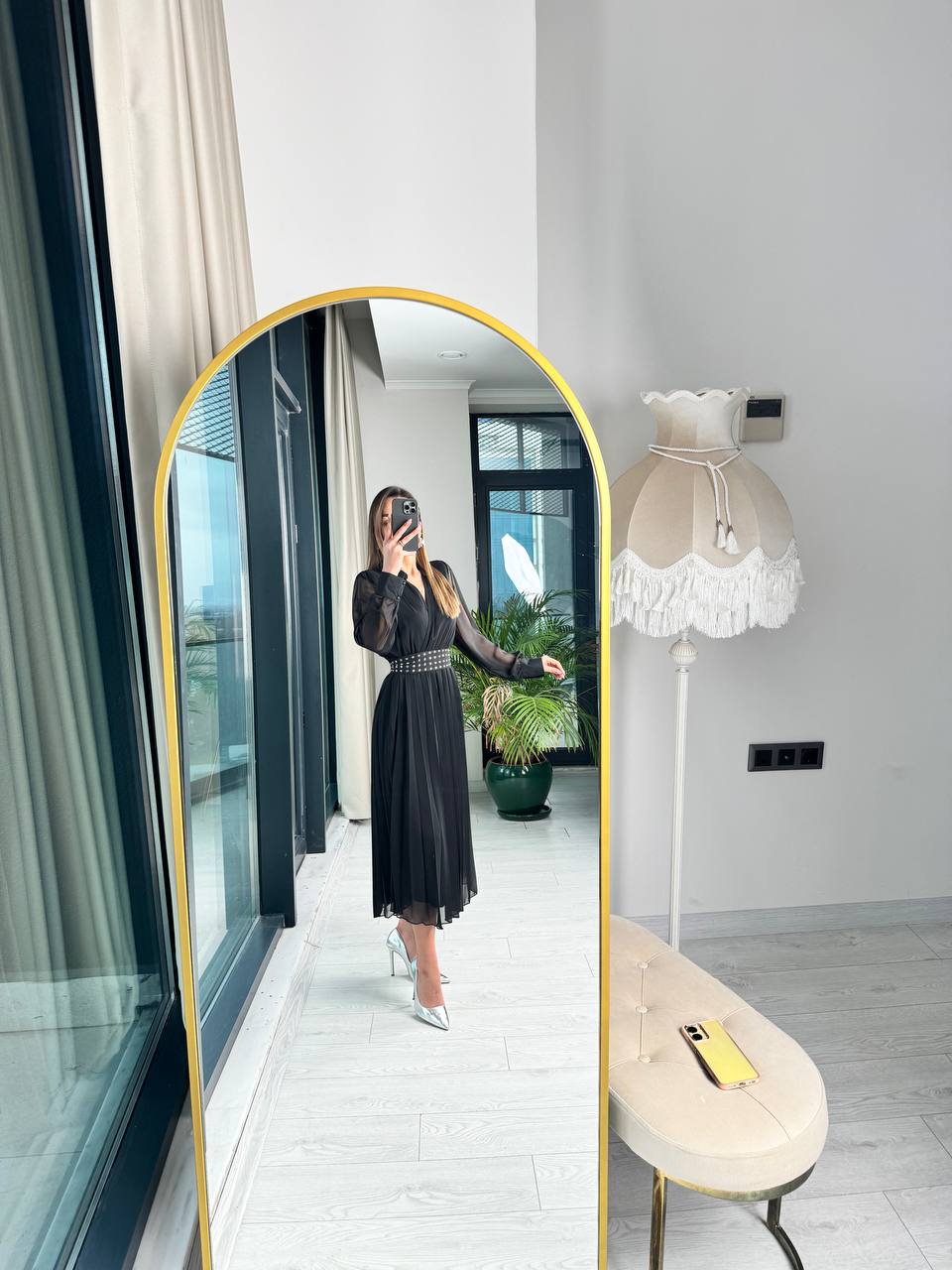 Siyah%20Astarlı%20Bel%20Kuşak%20Detaylı%20Piliseli%20Şifon%20Elbise
