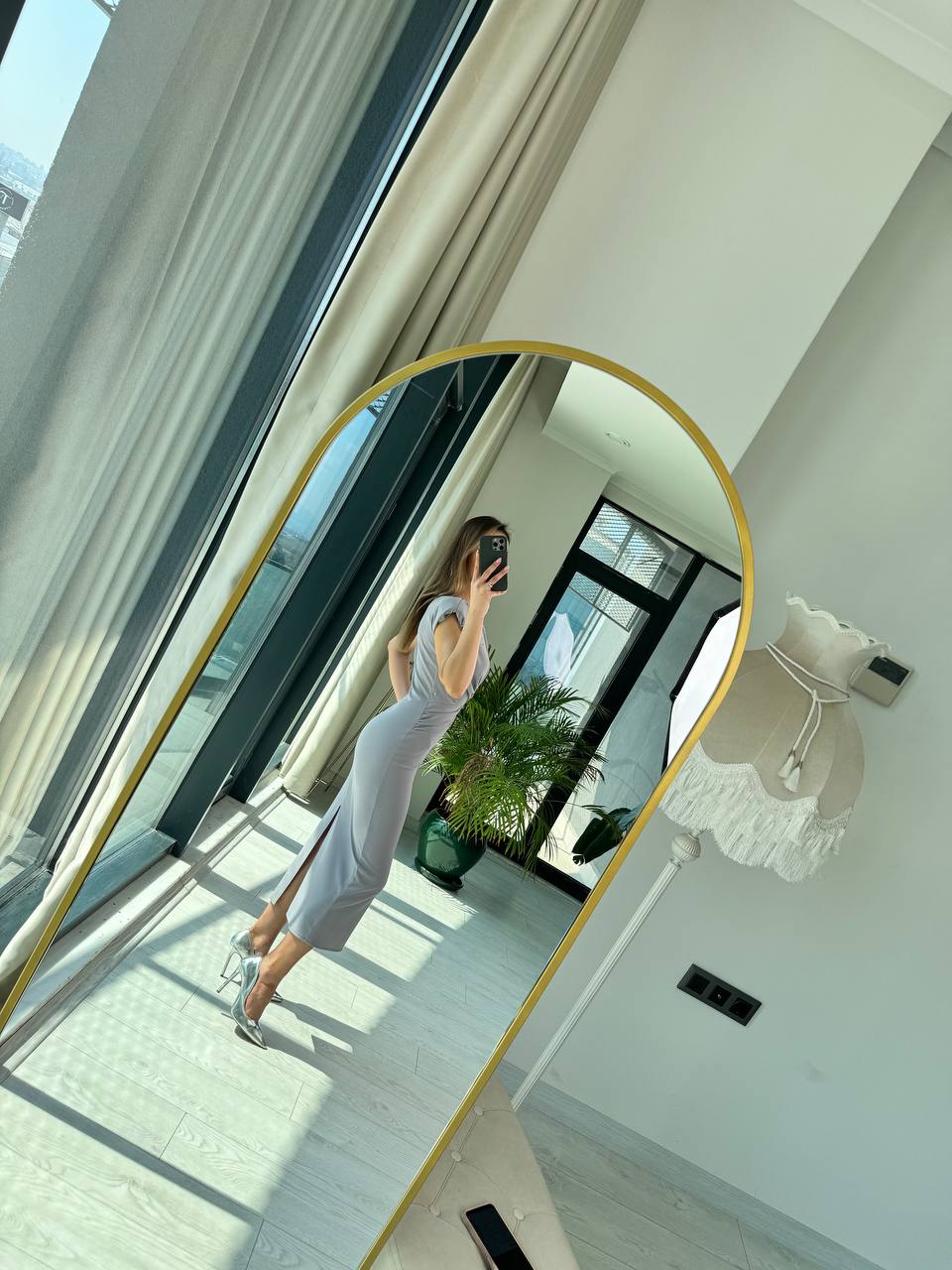 Gri%20Önü%20Taşlı%20Bel%20Detaylı%20Krep%20Kumaş%20Kalem%20Elbise