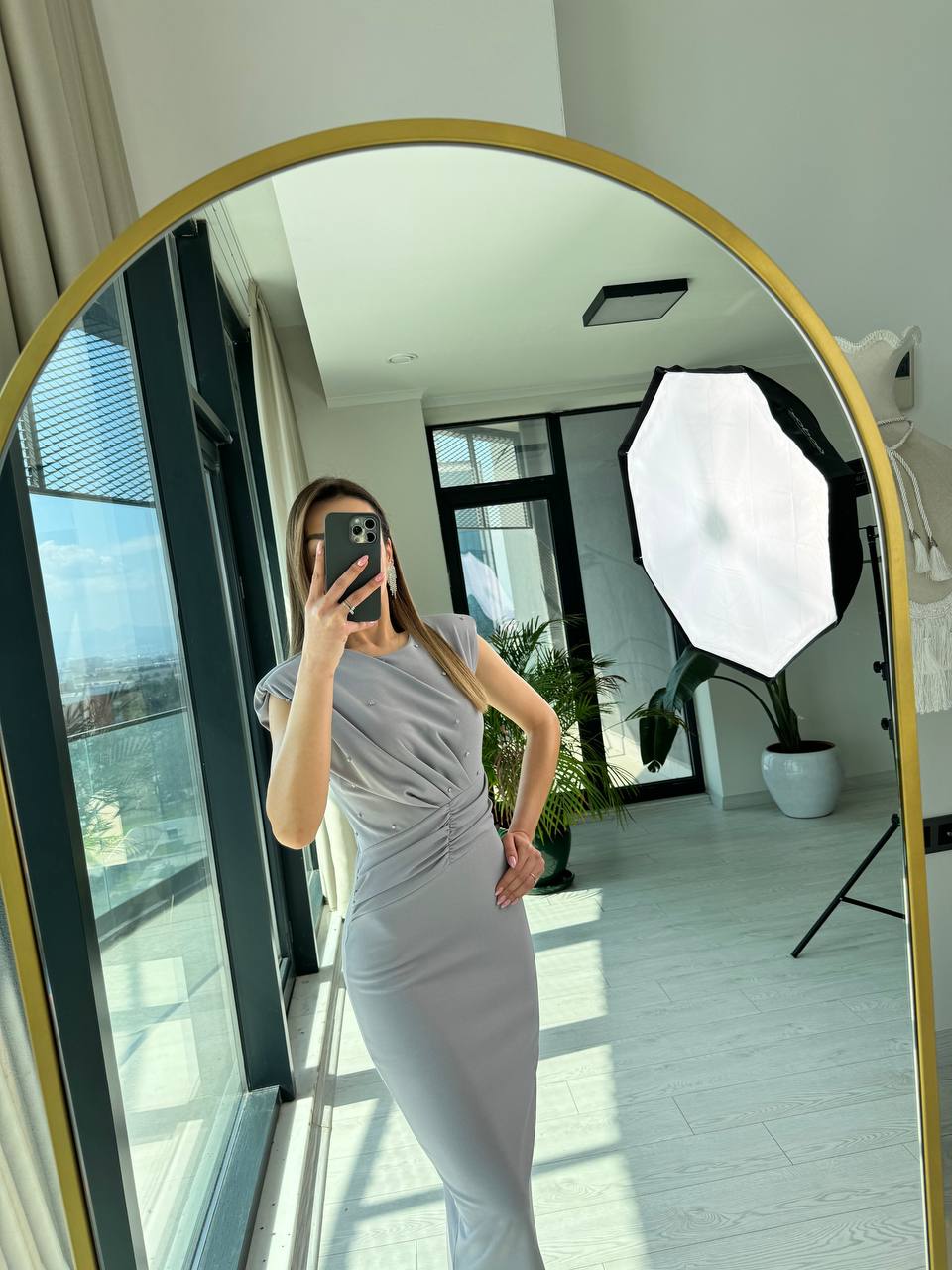 Gri%20Önü%20Taşlı%20Bel%20Detaylı%20Krep%20Kumaş%20Kalem%20Elbise
