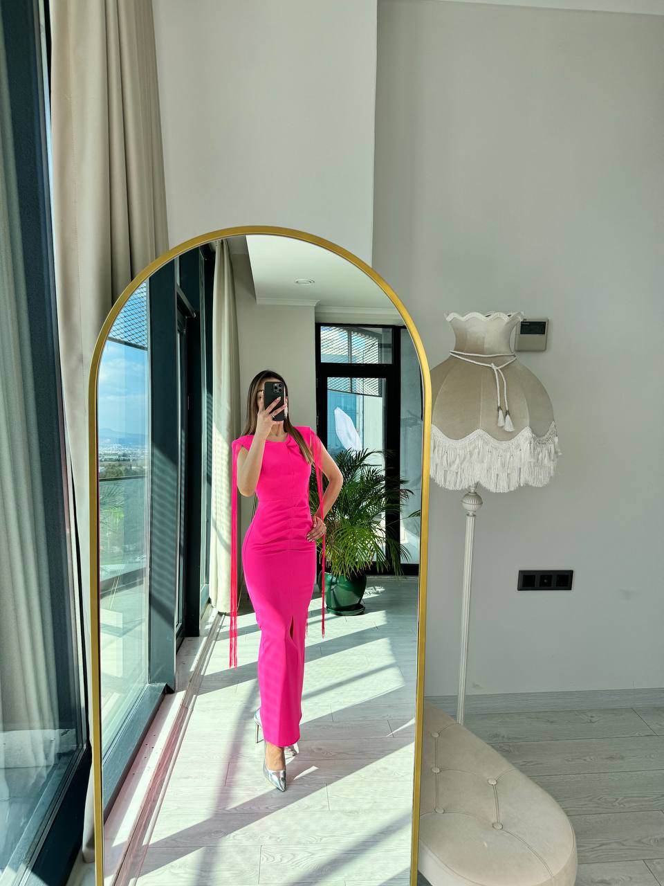 Tasarım%20Pembe%20Kol%20Püskül%20ip%20Detay%20Atlas%20Kumaş%20Kalem%20Elbise