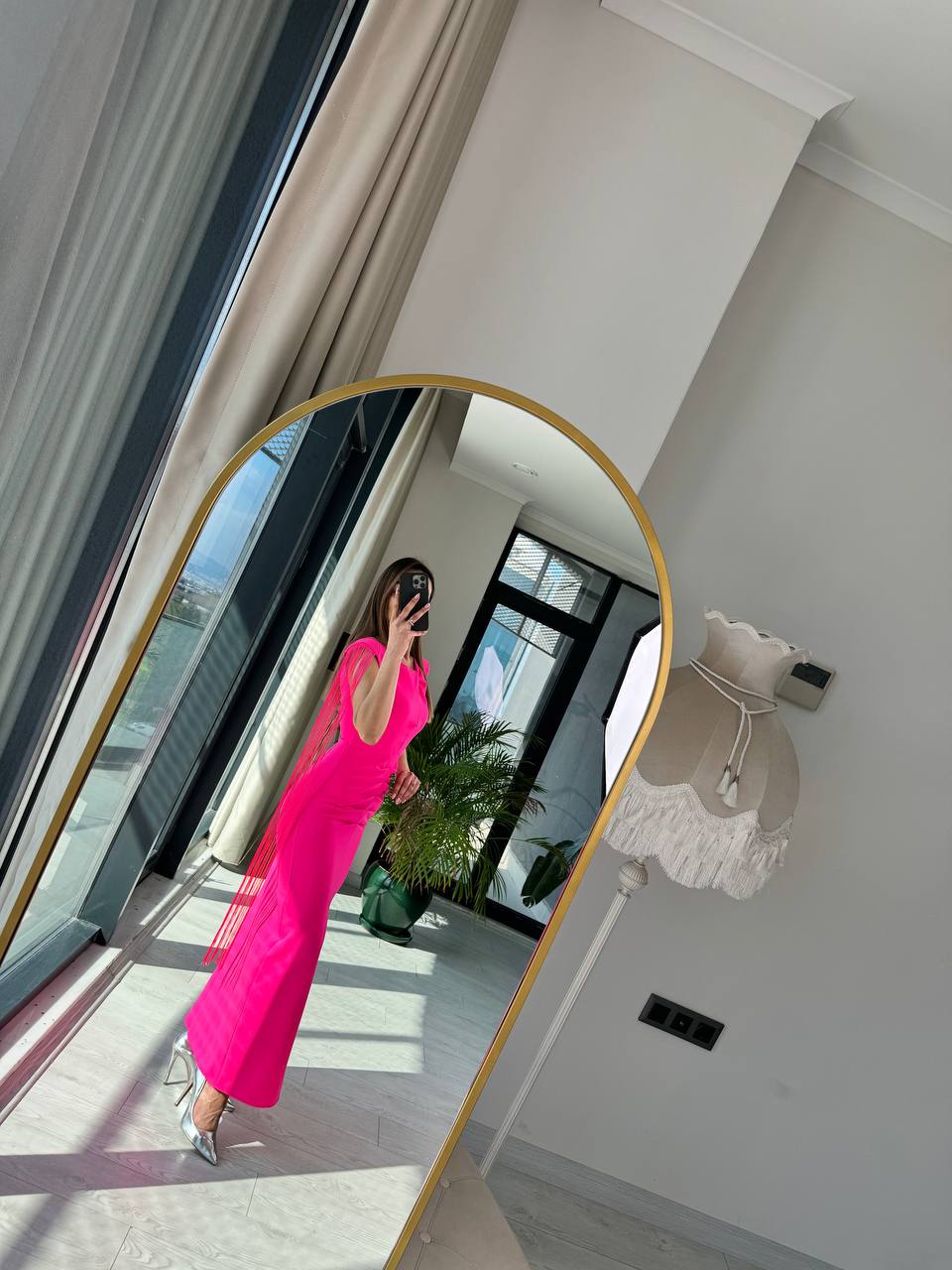Tasarım%20Pembe%20Kol%20Püskül%20ip%20Detay%20Atlas%20Kumaş%20Kalem%20Elbise