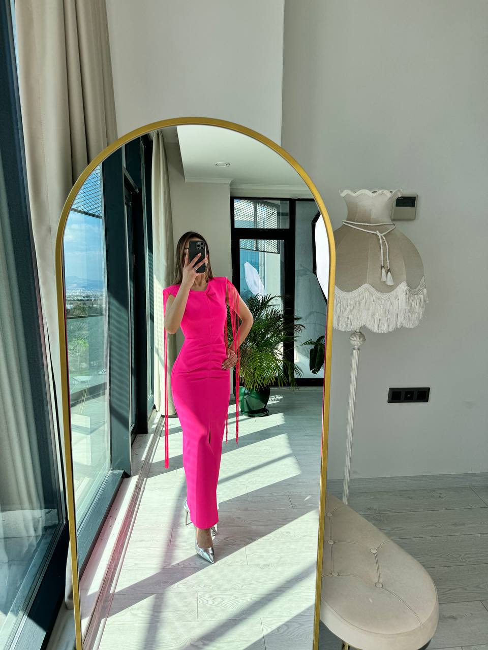 Tasarım%20Pembe%20Kol%20Püskül%20ip%20Detay%20Atlas%20Kumaş%20Kalem%20Elbise