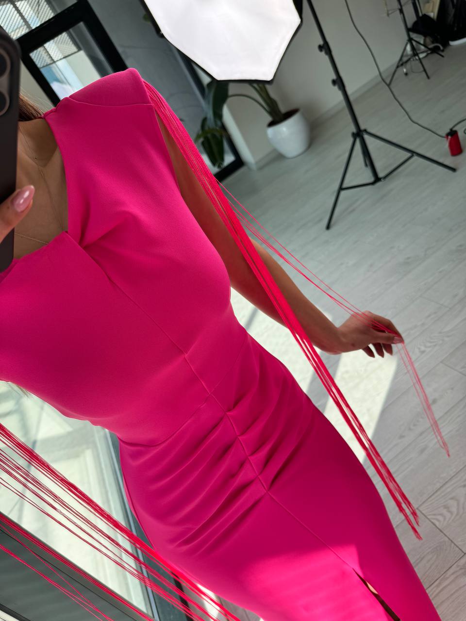 Tasarım%20Pembe%20Kol%20Püskül%20ip%20Detay%20Atlas%20Kumaş%20Kalem%20Elbise